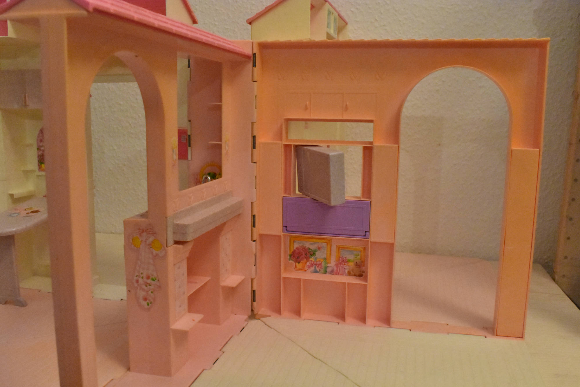 Barbie Puppenhaus umbauen